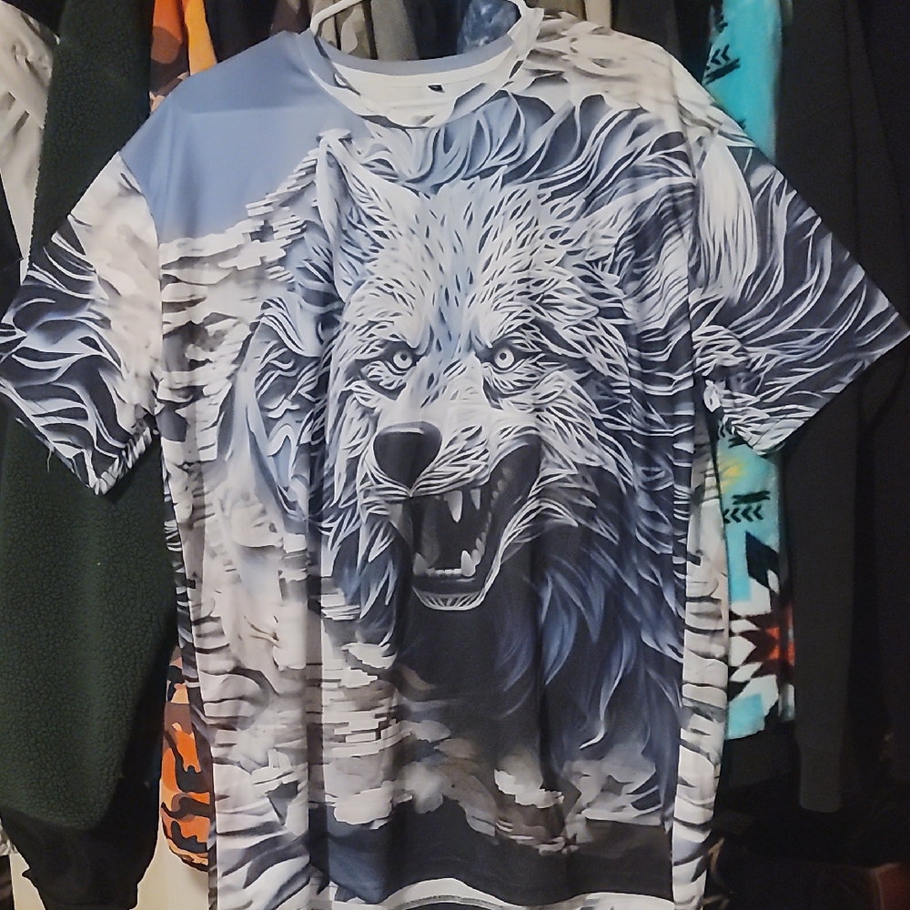 Men's Graphic Wolf T-Shirt